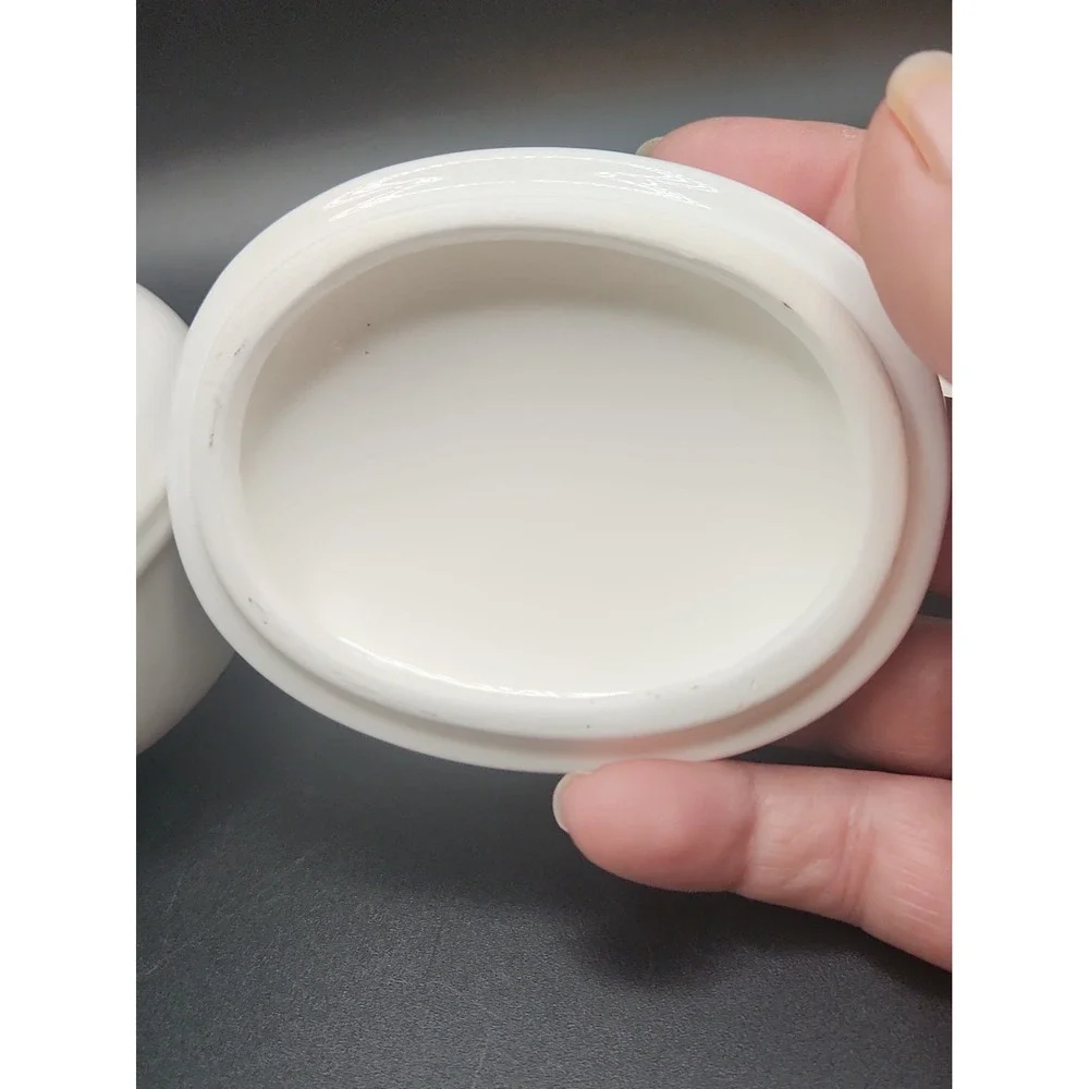 Vtg 80s Empty Coty Sophia White Milk Glass Powder Jar With Original Oval Puff